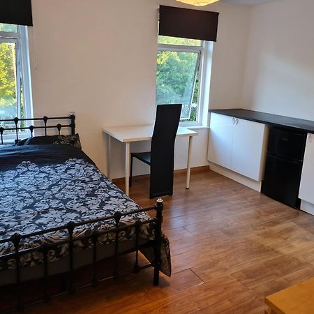 לוטון Luton, Lu3 Double Ensuite Room מראה חיצוני תמונה